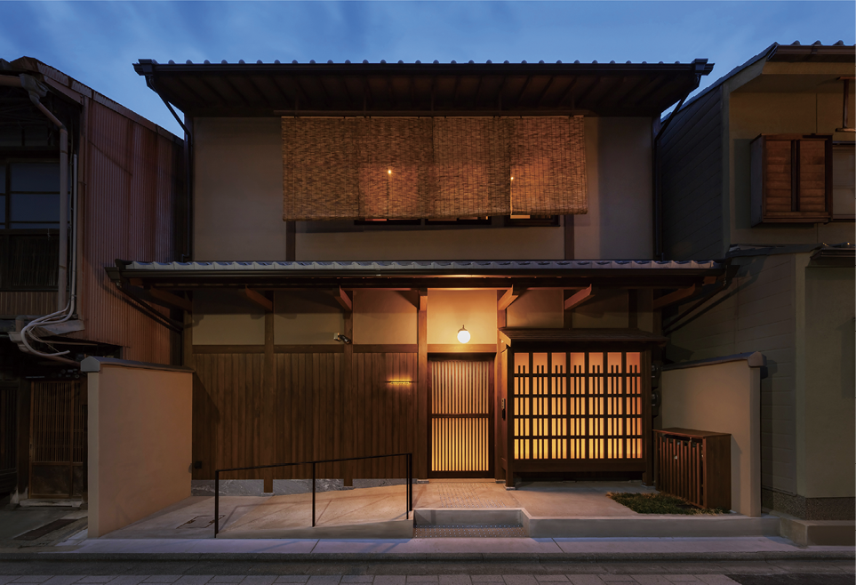 京都の花街・宮川町にある一棟貸しの「鈴 京都宮川筋 hitotose 穐 -Aki-」